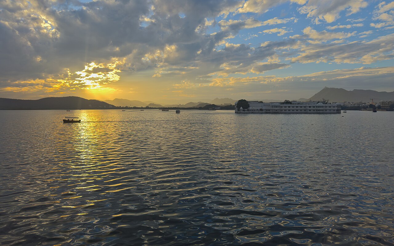 Grand Rajasthan & Spiritual Heritage Tour (13 Nights / 14 Days)